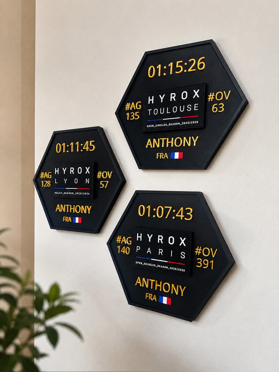 Cadre souvenir hexagonal TrophyFrames personnalisé